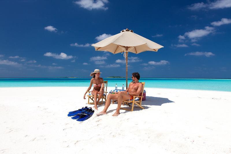 Vilamendhoo Island &