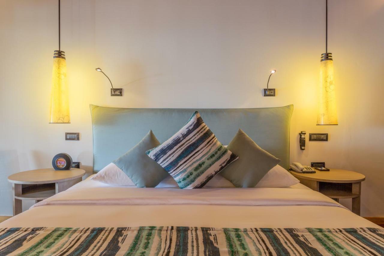 Vilamendhoo Island & Resort 4*